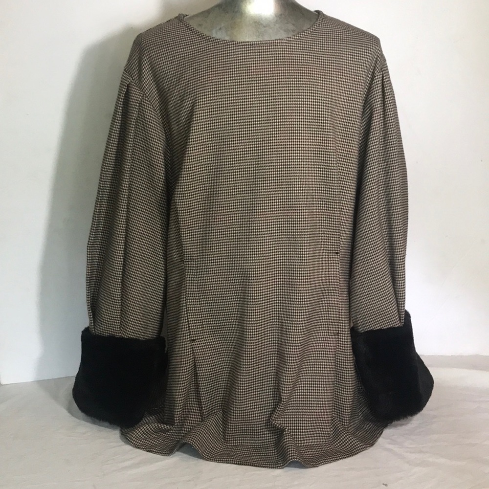“ZARA WOMAN “ Faux Fur Cuffed Houndstooth Top.